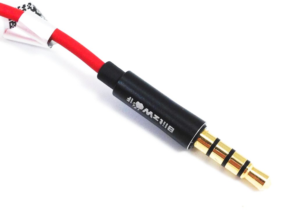 BlitzWolf BW-ES2 Earphones Image shows the jack plug.