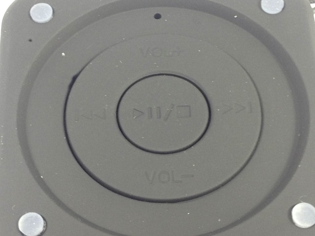 Betron MC500 Bluetooth Speaker underside image