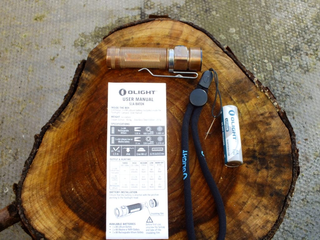 A photo of everything that comes with the Olight S1A Baton