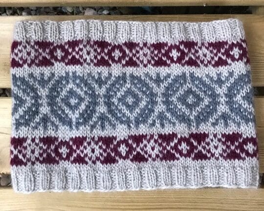 grey-blue-and-red-cowl-flat