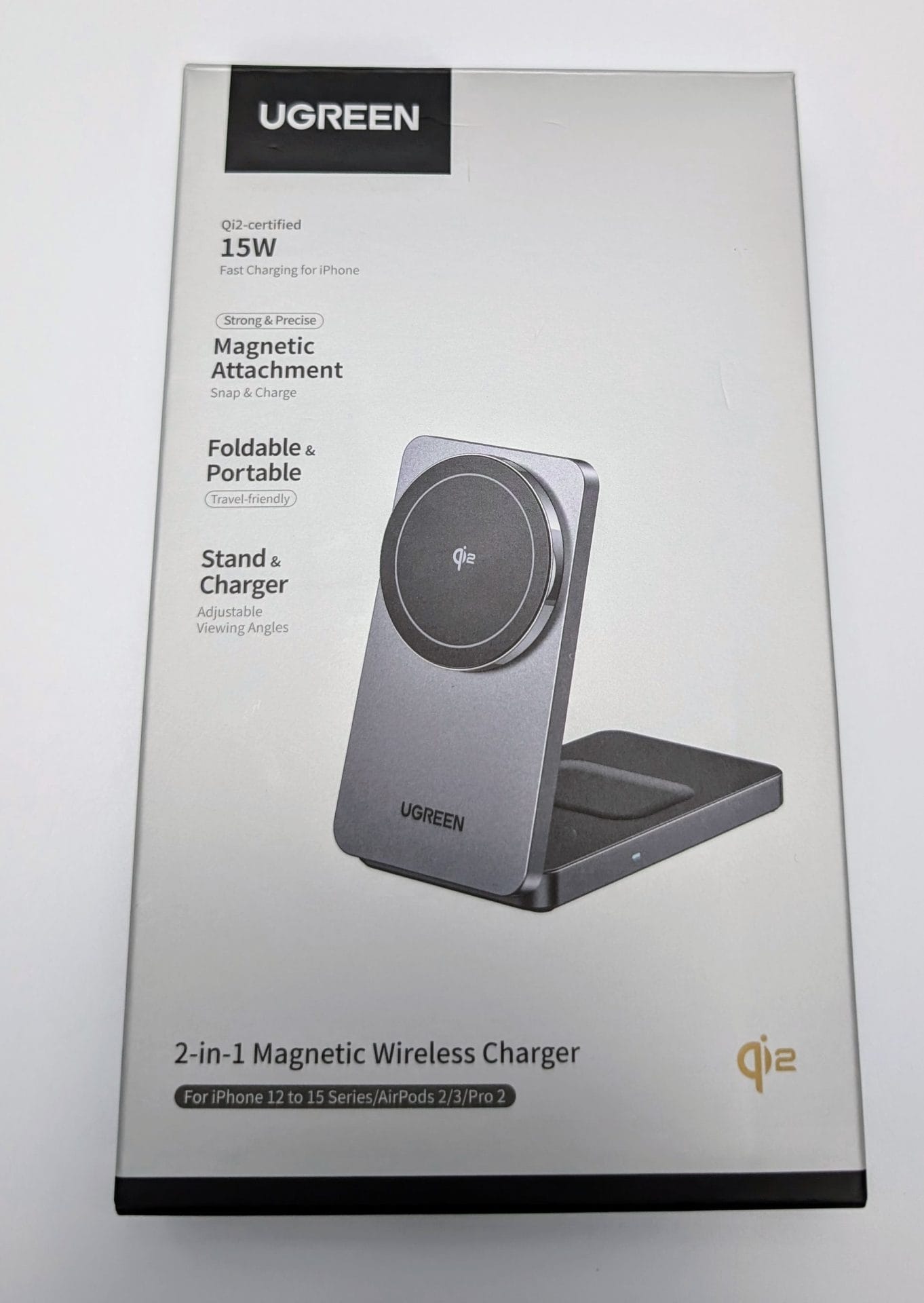 UGREEN 15W MagFlow MagSafe Charger Image shows the outer box of the UGREEN 15W MagFlow MagSafe Charger.